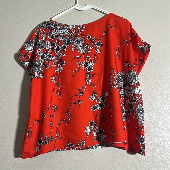 bryn Walker Red Floral Blouse - Picture 5 of 5